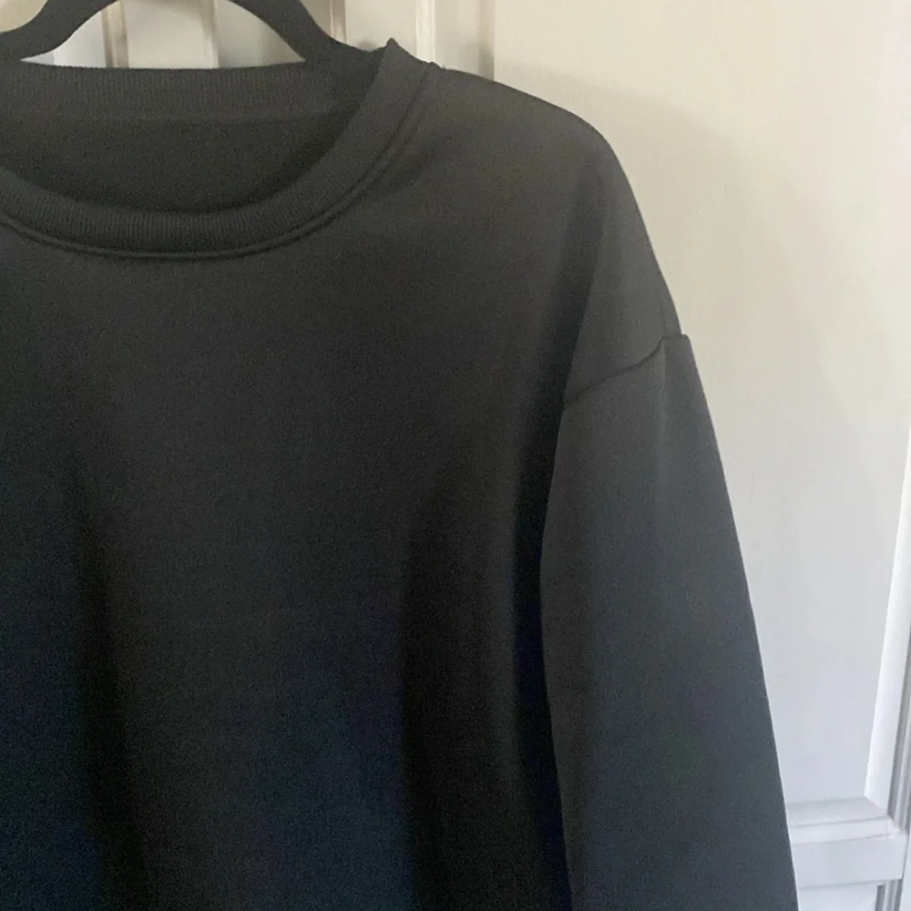 Unisex crew neck relaxed fit sweatshirt NWOT